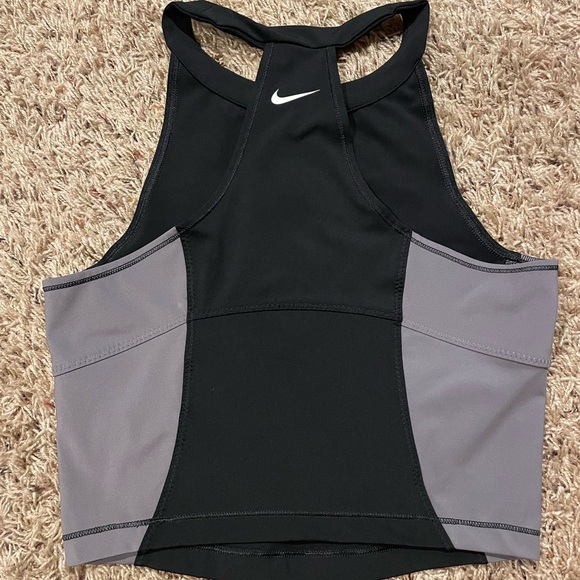 Nike Dri-Fit Sports Bra Crop Top Colorblock. Size Women's Small. - Picture 4 of 7